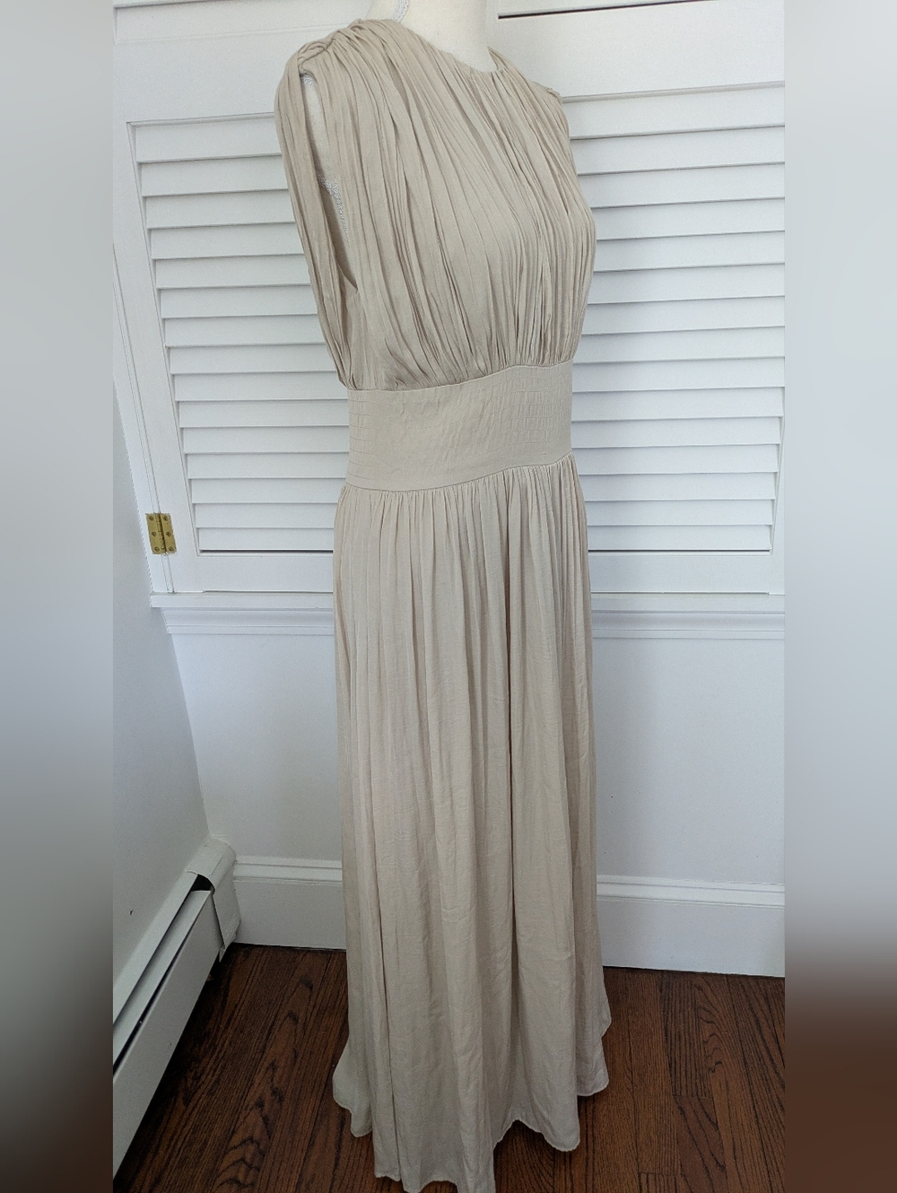 NWT, Banana Republic Sleeveless OYSTER PEARL Crystal Pleated Maxi Dress Sz 4 - Picture 4 of 8